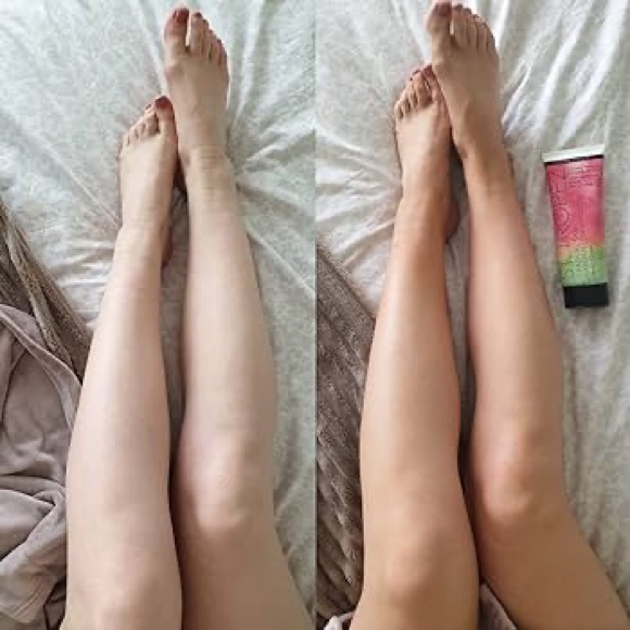 ST-TROPEZ GRADUAL TAN WATERMELON INFUSION LOTION - Picture 5 of 6